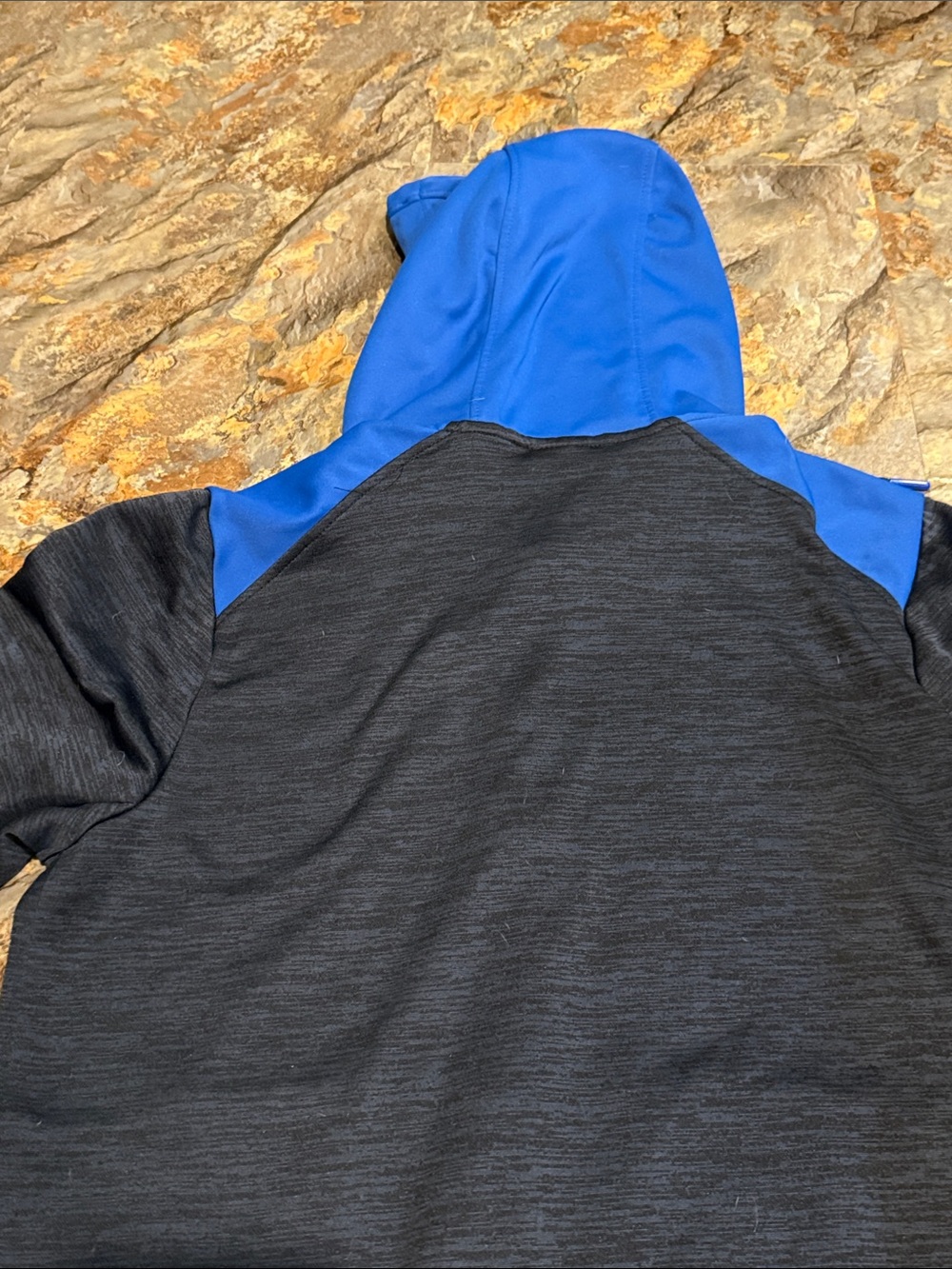 Men’s size small zip up hoodie - Picture 9 of 9
